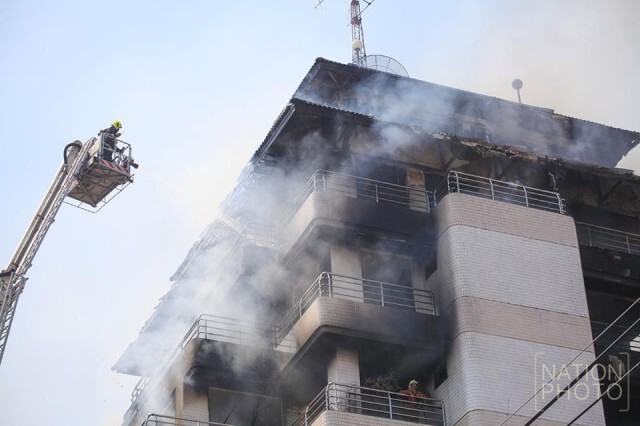 ภาพชุด เหตุเพลิงไหม้บนอาคารสูง 10 ชั้น  ซ.นราธิวาส ซ.18