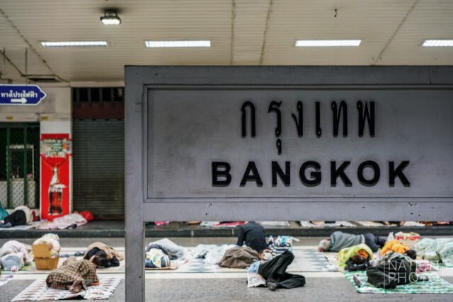ภาพชุด คนพเนจรนอนหนาว กทม.อุณหภูมิลดลง 2-4 องศาฯ
