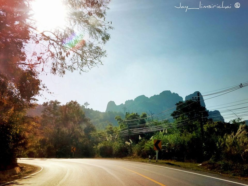 PicJourney : ชีวิตก็มีตรงบ้าง โค้งบ้าง เป็นธรรมดา แม่สอด จังหวัดตาก PicJourney : ชีวิตก็มีตรงบ้าง โค้งบ้าง เป็นธรรมดา แม่สอด จังหวัดตาก