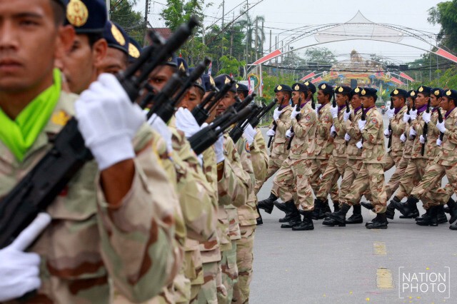 ทหาร - ตำรวจ 900 นาย ร่วมปฏิญาณตน วันคล้ายวันสถาปนากองอาสารักษาดินแดน