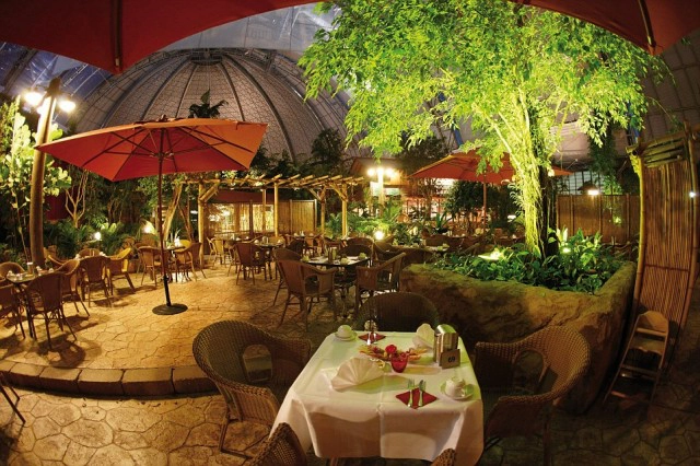 Tropical Island Resort ชายหาดในร่มใหญ่สุดในโลก