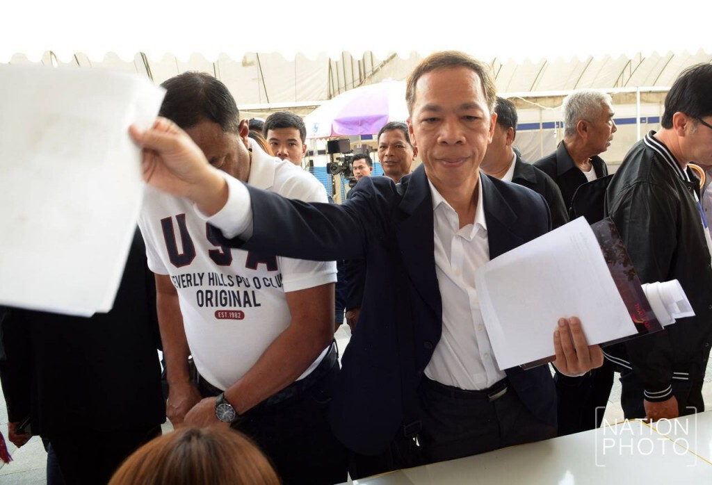ภาพชุดความวุ่นวาย ตัวแทน "เชียงราย ซิตี้-เชียงราย วอริเออร์" แย่งสิทธิประชุม
