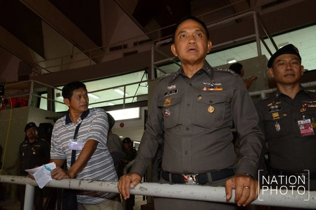 ชมภาพชุด การหย่อนบัตร เลือกตั้งนายกฯบอลไทย รอบเช้า