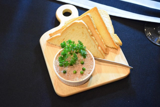 อร่อยปักหมุด : Fondue & Steak house ฟองดูสไตล์ สวิส-ฝรั่งเศส ต้นตำรับกว่า 30 ปี