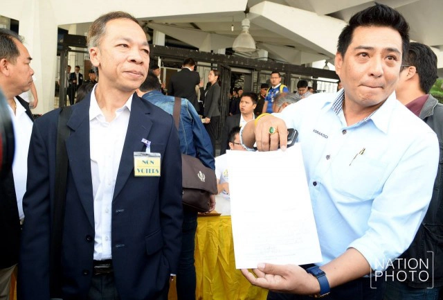 ภาพชุดความวุ่นวาย ตัวแทน "เชียงราย ซิตี้-เชียงราย วอริเออร์" แย่งสิทธิประชุม