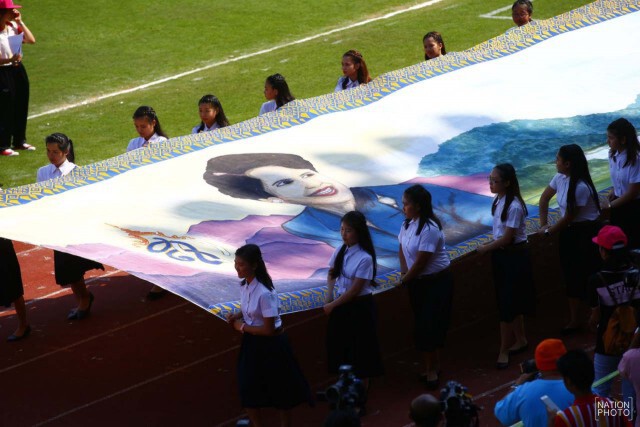ภาพชุดที่ 1 ขบวนพาเหรดล้อการเมืองฟุตบอลประเพณี ม.ธ - จุฬาฯ