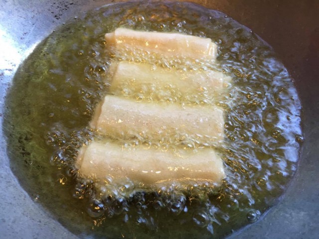 Cooking is Fun : ปอเปี๊ยะกล้วยหอมชีส เมนูจัดการของไหว้ตรุษจีน