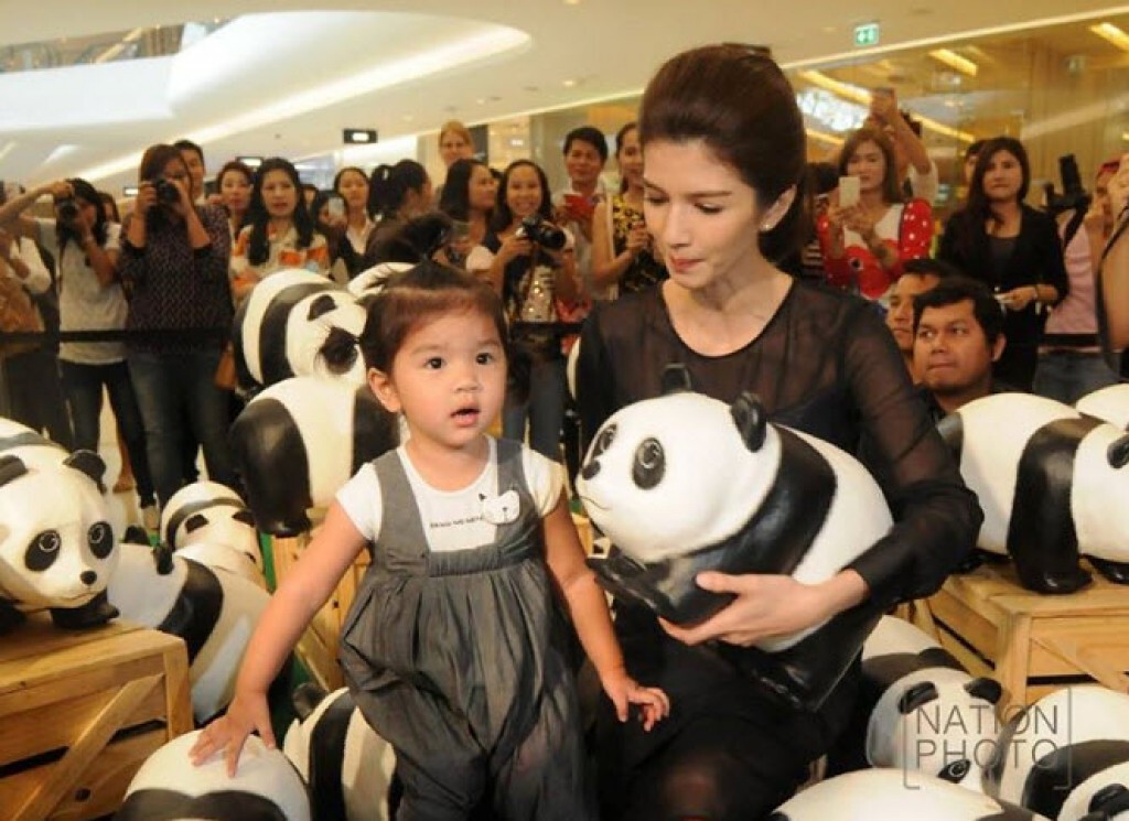 ภาพชุดสุดน่ารัก... "แม่โบว์-น้องมะลิ" ท่ามกลางเหล่าแพนด้า ภาพชุดสุดน่ารัก... "แม่โบว์-น้องมะลิ" ท่ามกลางเหล่าแพนด้า