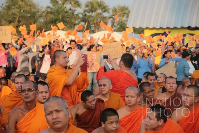 ลำดับเหตุการณ์ม็อบพระปะทะทหาร 
ก่อนยื่น 5 ข้อ จี้รัฐ ชูตั้งสังฆราช - บรรจุพุทธในรธน.