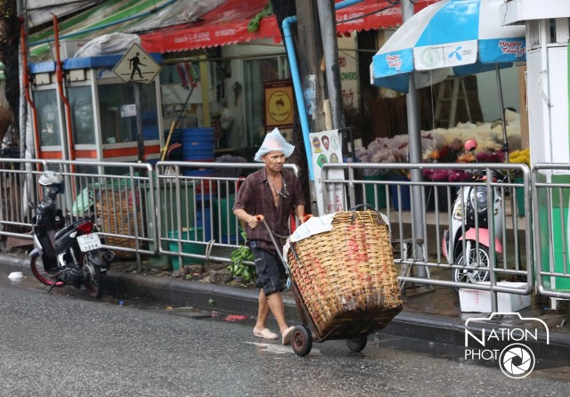 เสียงสะท้อนผู้ค้า “สะพานพุทธ-ปากคลอง” “แป๊ะเจี๊ยะ”แพง...ย้ายไปตลาดใหม่ไม่ไหว
