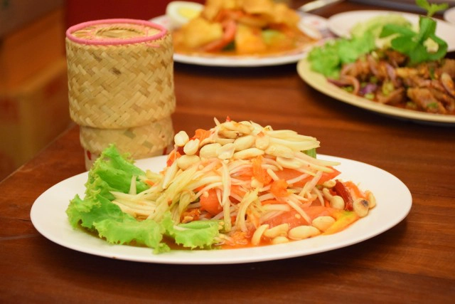 อร่อยปักหมุด : ไก่ย่างจีระพันธ์ อาหารฮาลาล ตำนานไก่ย่าง ถนนพระรามเก้า