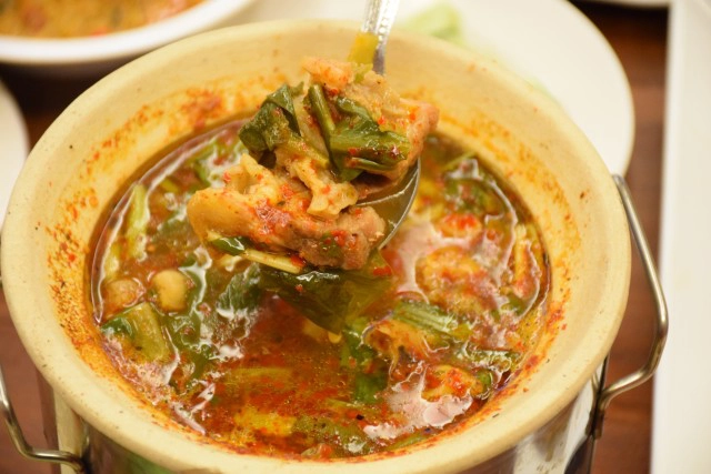 อร่อยปักหมุด : ไก่ย่างจีระพันธ์ อาหารฮาลาล ตำนานไก่ย่าง ถนนพระรามเก้า