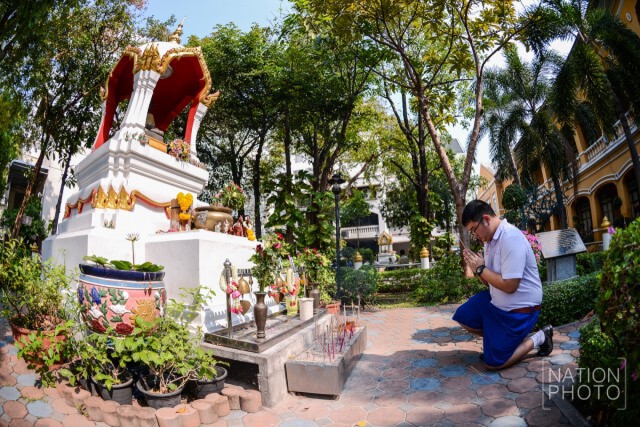 วันแรกของการเปิดรับสมัครชั้นม.1 ของโรงเรียนดัง