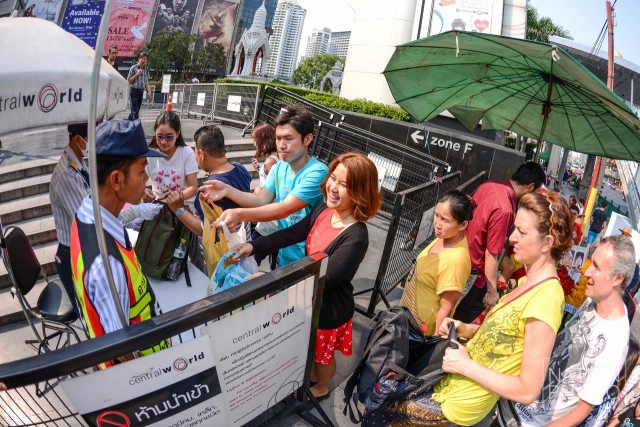 เซ็นทรัลเวิลด์ รักษาความปลอดภัยเข้ม หลังมีคำเตือนไอเอส ขยายอิทธิพลในอาเซียน