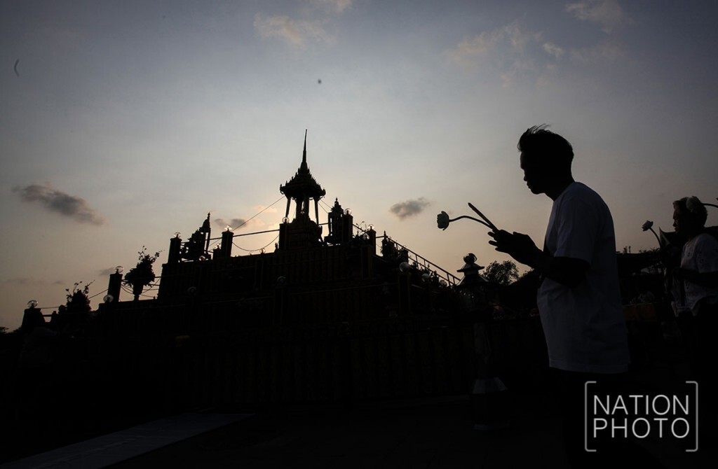 ภาพชุด พุทธศาสนิกชน เวียนเทียน ณ มณฑลพิธีท้องสนามหลวง ในวันมาฆบูชา ภาพชุด พุทธศาสนิกชน เวียนเทียน ณ มณฑลพิธีท้องสนามหลวง ในวันมาฆบูชา