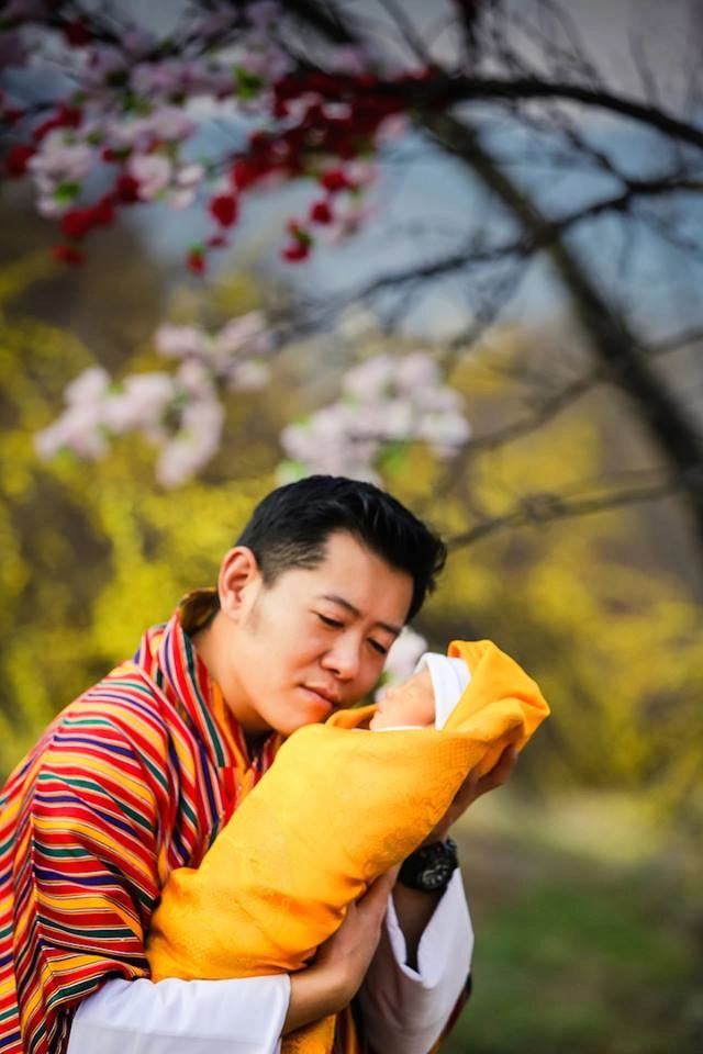 ชื่นชมพระพักตร์ "เจ้าชายน้อยภูฏาน" ฉลองกษัตริย์จิกมี่ครบ 36 พรรษา