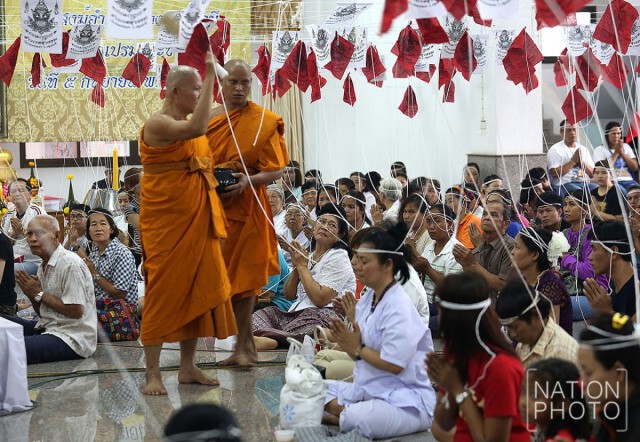 ภาพชุด ปชช. แก้ปีชง วัดเปรมประชา