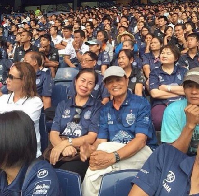 "หนูจะเชียร์บุรีรัมย์เหมือนพ่อ"