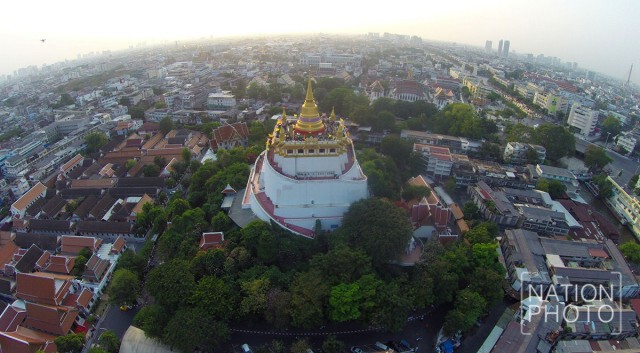 ภาพชุดสุดอลัง มุมสูงภูเขาทอง ก่อนเวียนเทียน ในค่ำคืน "มาฆบูชา"