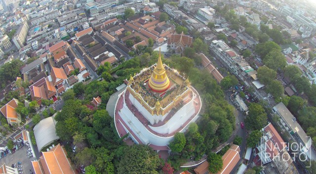 ภาพชุดสุดอลัง มุมสูงภูเขาทอง ก่อนเวียนเทียน ในค่ำคืน "มาฆบูชา"