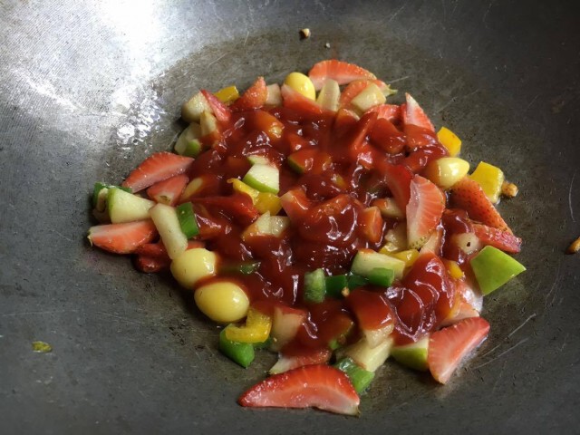 Cooking is Fun : ปลาเก๋าทอดราดซอสเปรี้ยวหวาน