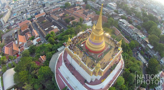 ภาพชุดสุดอลัง มุมสูงภูเขาทอง ก่อนเวียนเทียน ในค่ำคืน "มาฆบูชา"