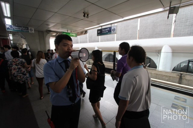 ภาพชุด สถานีสยาม คนแน่นขนัด หลัง BTS ขัดข้อง