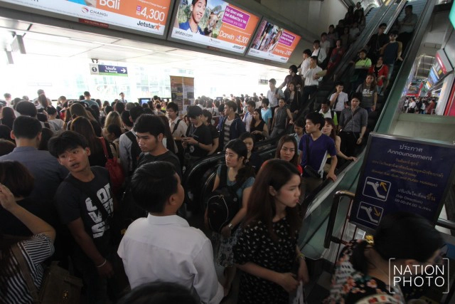 คนกรุงฯ ฉะยับ.! BTS ไม่แจ้งล่วงหน้า เหตุระบบขัดข้อง