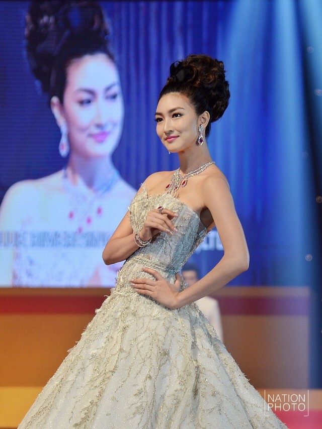 "แฟชั่นโชว์เครื่องเพชร" พิธีเปิดงานแสดงสินค้าอัญมณีและเครื่องประดับ ครั้งที่ 57