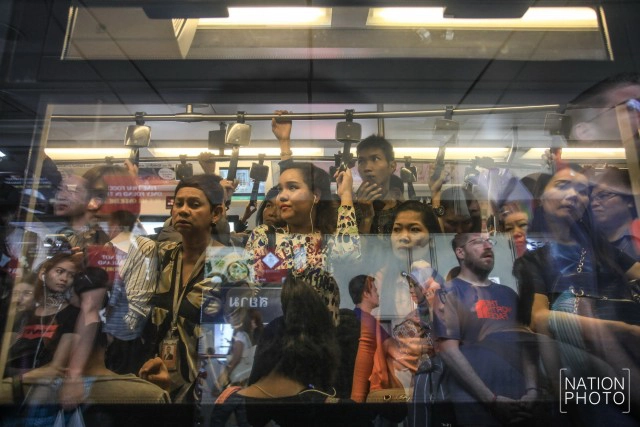 ถล่มแหลกบีทีเอส"ขัดข้อง" บ่อยครั้ง ชาวโซเชียลจี้รับผิดชอบต่อผู้โดยสาร