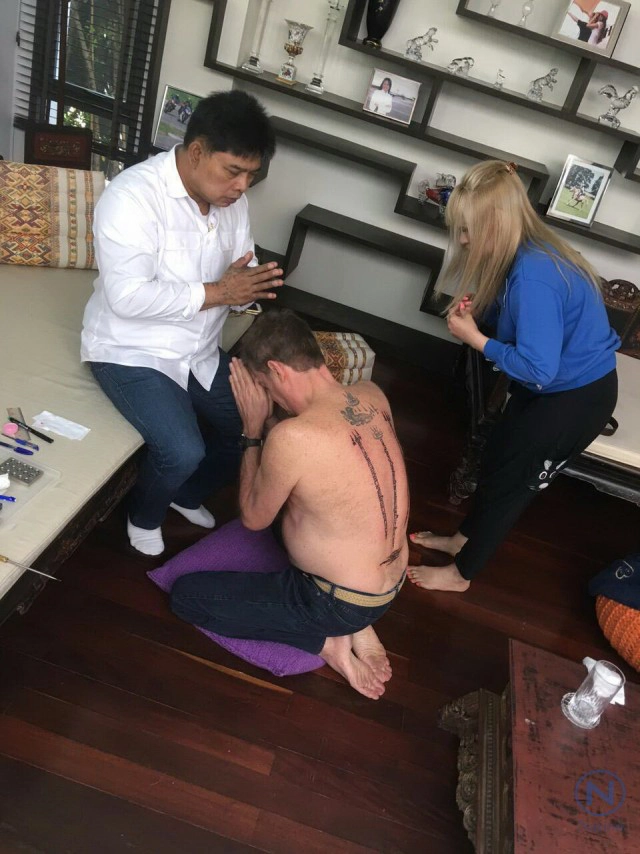 ทายาทเจ้าของกินเนสเรคคอร์ดส์ สักยันต์"อ.หนู"
เตรียมบันทึกเจ้าของสถิติโลก "ลูกศิษย์สักยันต์สูงสุด"