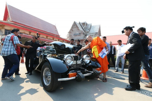 หลวงพี่น้ำฝน นำ “จากัวร์ แพนเธอร์-หลักฐาน” โชว์สื่อมวลชน