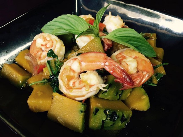 Cooking is Fun :  ฟักทองผัดพริกโหระพากุ้ง