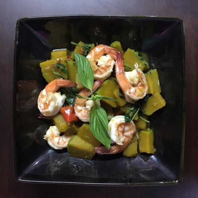 Cooking is Fun :  ฟักทองผัดพริกโหระพากุ้ง