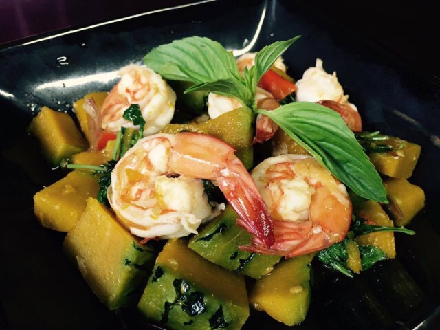 Cooking is Fun :  ฟักทองผัดพริกโหระพากุ้ง