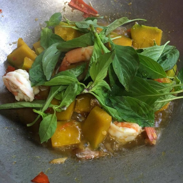 Cooking is Fun :  ฟักทองผัดพริกโหระพากุ้ง