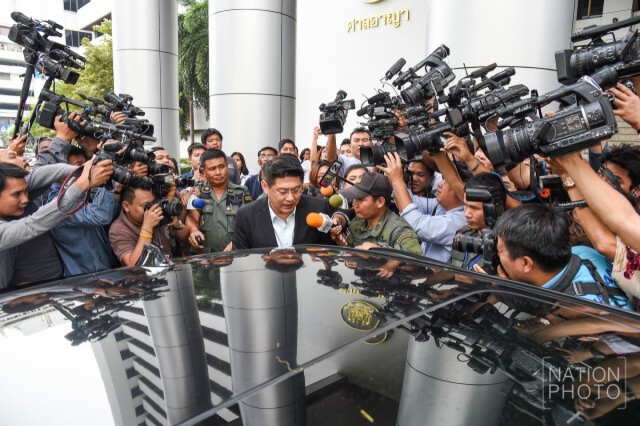 ภาพชุด : ศาลตัดสินคดี "ไร่ส้ม-สรยุทธ" ยักยอกเงิน อสมท.
