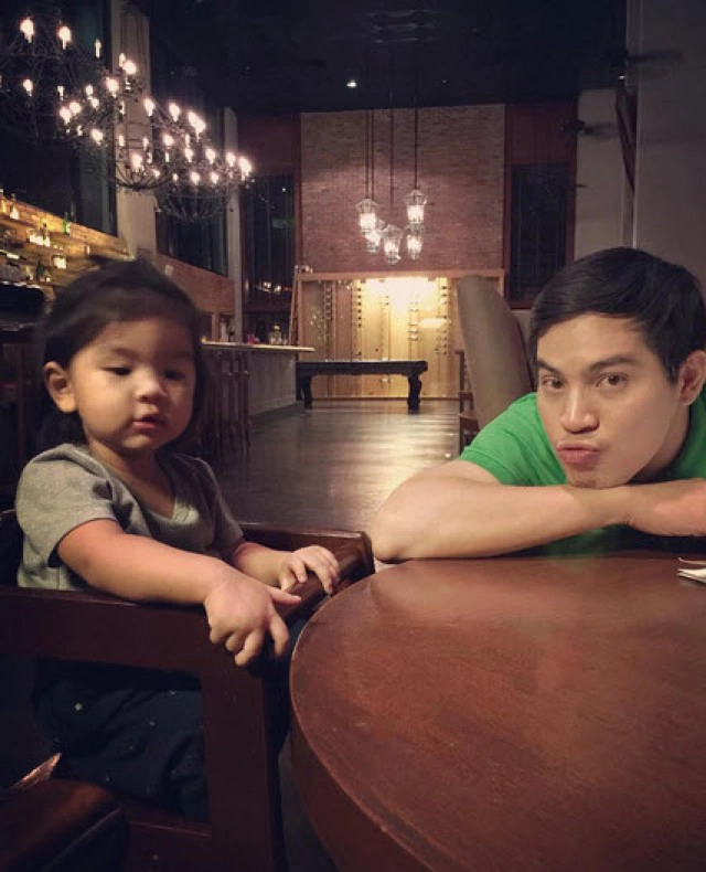 ‘โบว์’ เล่าเรื่อง ‘ปอ-มะลิ’ ผ่านไอจี
แฟนกดไลค์ล้น คอมเม้นท์เพียบ