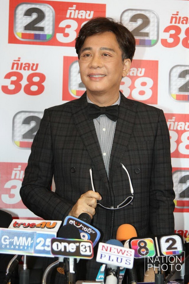 ภาพชุด "สุรชัย สมบัติเจริญ" ถอดแว่น เผยใบหน้าหลังศัลยกรรม