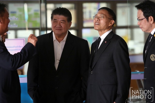 ศาลให้ประกัน "วัฒนา เมืองสุข" 1 แสน พร้อมห้ามออกนอกประเทศ