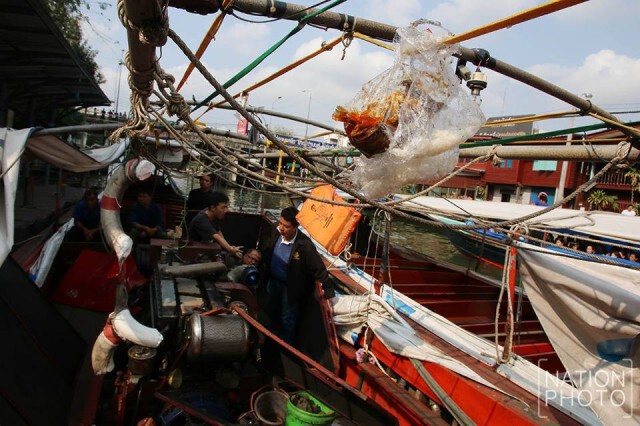 สั่งห้ามใช้เรือติดก๊าซเอ็นจีวี