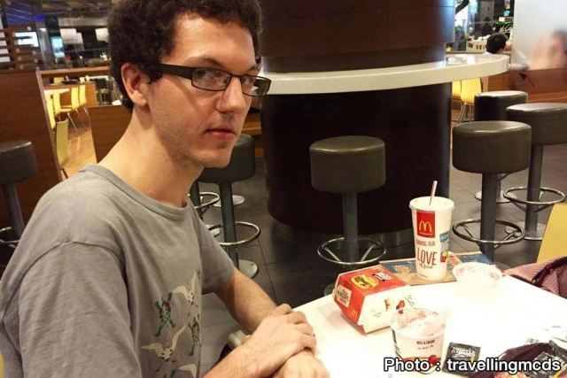 หนุ่มแคนาดาตระเวนชิม McDonald's ทั่วโลก เผย“ข้าวน้ำตกแซลมอน”ของไทยอร่อยที่สุด