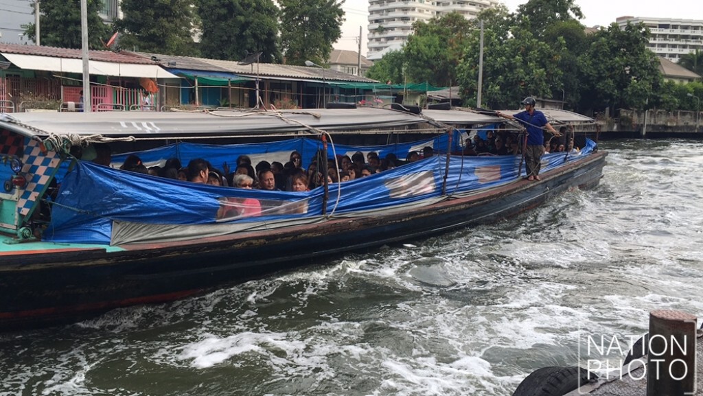 คนขึ้นเรือท่าวัดเทพลีลาบางตา จ่อเรียกวิศวกรติดตั้งถังก๊าซเรือโดยสาร"สอบ" คนขึ้นเรือท่าวัดเทพลีลาบางตา จ่อเรียกวิศวกรติดตั้งถังก๊าซเรือโดยสาร"สอบ"