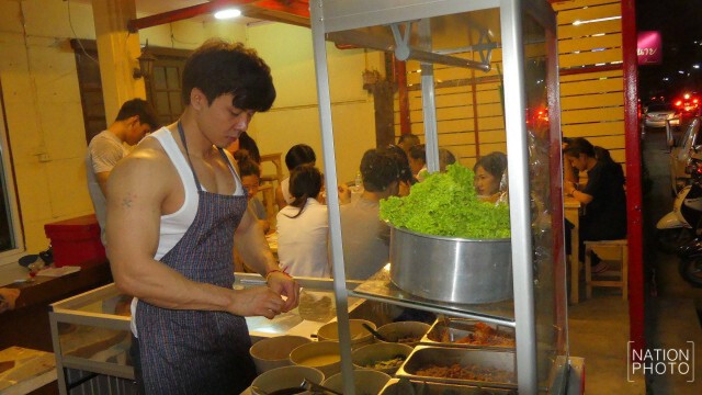 แห่ชิม! หนุ่มนักเพาะกายเปิดร้านก๋วยเตี๋ยวรสแซ่บ