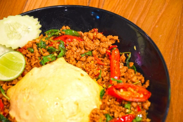 อร่อยปักหมุด : Sparkling House ร้านอาหารสไตล์กินดื่ม ย่านวัชรพล