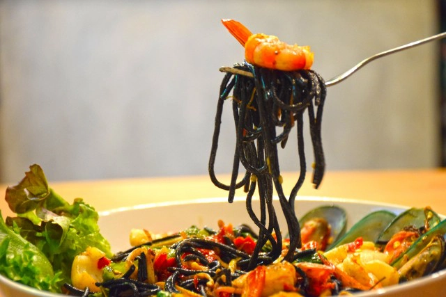 อร่อยปักหมุด : Sparkling House ร้านอาหารสไตล์กินดื่ม ย่านวัชรพล