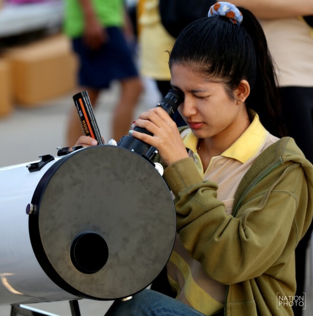 สุริยุปราคาเหนือฟ้า "หาดสมิหลา"