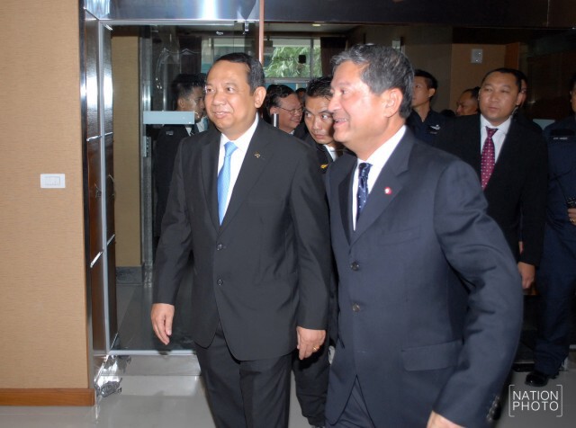 "ธาริต เพ็งดิษฐ์" ข้าราชการนักสนองหลากสีการเมือง