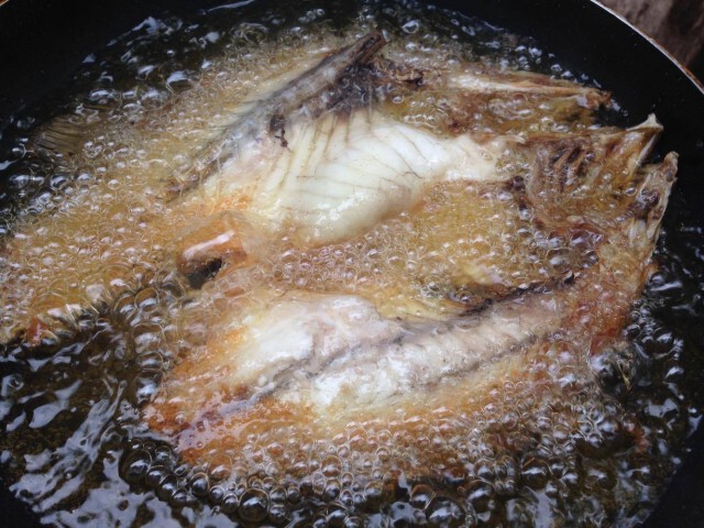 Cooking is Fun : กะพงทอดซอสกะปิหวาน
