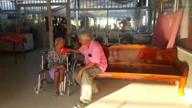 เผยลุงเอี่ยม ขอทานเงินล้านวัดไร่ขิง พักร้านค้าสวัสดิการ  รับจัดระเบียบขอทานในวัด